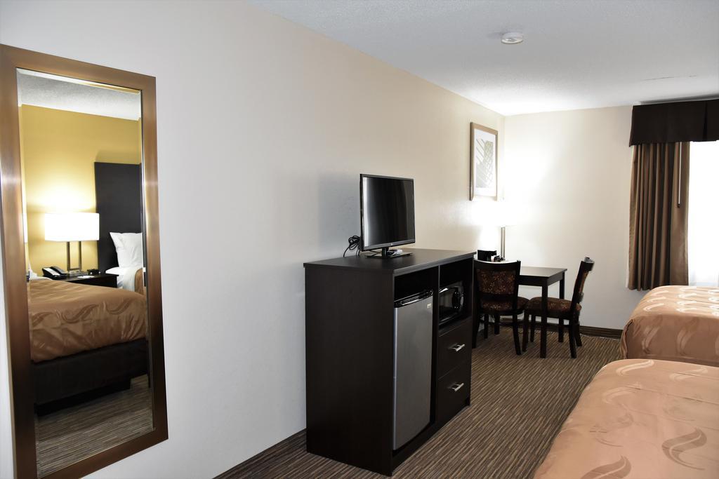 Motel 6-Metropolis, Il Eksteriør bilde